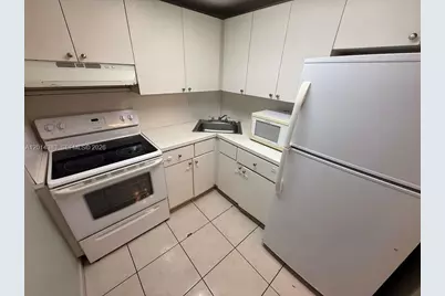 606 W 81st St #316, Hialeah, FL 33014 - Photo 3