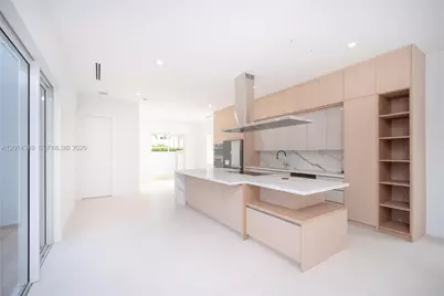 10381 NW 67th Ter, Doral, FL 33178 - Photo 13