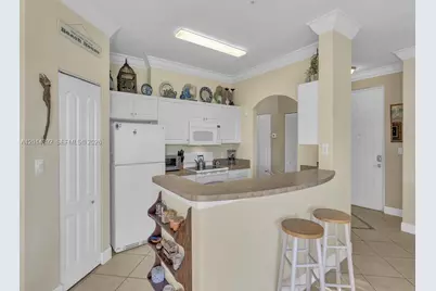 5035 Fairways Cir #305, Vero Beach, FL 32967 - Photo 3