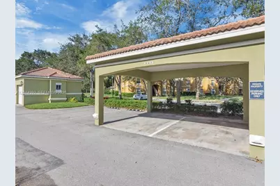5035 Fairways Cir #305, Vero Beach, FL 32967 - Photo 7