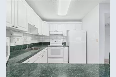 8005 Lake Dr #408, Doral, FL 33166 - Photo 15