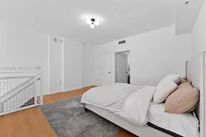253 NE 2nd St #424, Miami, FL 33132 - Photo 11