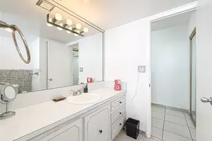 1401 NE Miami Gardens Dr, Miami, FL 33179 - Photo 25