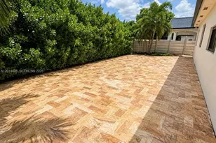 16347 NW 88th Pl, Miami Lakes, FL 33018 - Photo 15