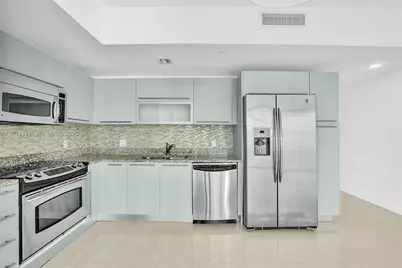 950 Brickell Bay Dr #1706, Miami, FL 33131 - Photo 5