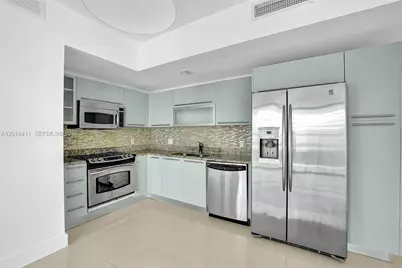 950 Brickell Bay Dr #1706, Miami, FL 33131 - Photo 3