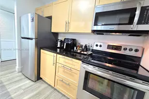 7477 SW 82nd St, Miami, FL 33143 - Photo 3