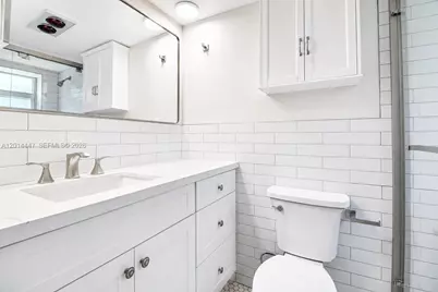1900 NE 8th Ct #105, Fort Lauderdale, FL 33304 - Photo 13