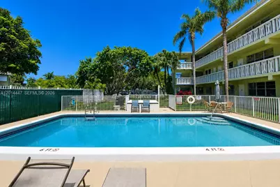 1900 NE 8th Ct #105, Fort Lauderdale, FL 33304 - Photo 17