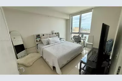 300 S Biscayne Blvd #T-3212, Miami, FL 33131 - Photo 7