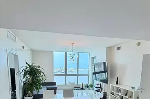 300 S Biscayne Blvd, Miami, FL 33131 - Photo 5