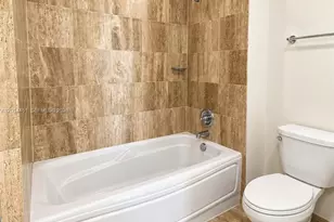 300 S Biscayne Blvd, Miami, FL 33131 - Photo 11