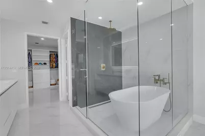 24th St Street 700 NE #4501, Miami, FL 33137 - Photo 11