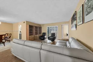 9261 SW 55th St, Cooper City, FL 33328 - Photo 5