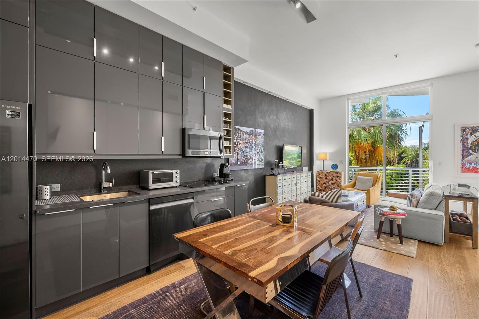 2001 Meridian Ave #404 - 2001 Meridian Ave #404, Miami Beach, FL 33139 Luxury Property | Jose Angel Pina