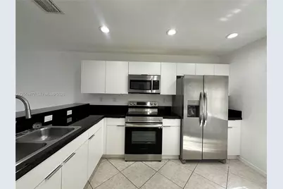 324 NE 3rd St #D, Hallandale Beach, FL 33009 - Photo 9