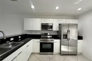 324 NE 3rd St, Hallandale Beach, FL 33009 - Photo 9