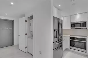 185 SE 14th Terrace, Miami, FL 33131 - Photo 9