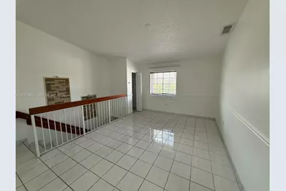 2212 W 74th St #201-28, Hialeah, FL 33016 - Photo 9
