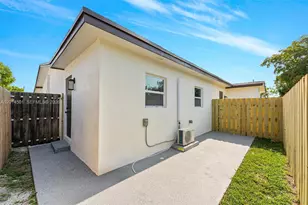 9720 NW 24th Pl, Sunrise, FL 33322 - Photo 3