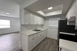 3660 NE 11th Ave, Oakland Park, FL 33334 - Photo 5