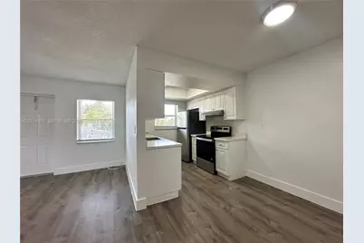 3660 NE 11th Ave #5, Oakland Park, FL 33334 - Photo 3