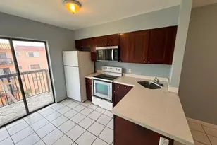 5400 W 21st Ct, Hialeah, FL 33016 - Photo 7