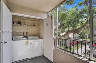 2871 N Oakland Forest Dr, Oakland Park, FL 33309 - Photo 23