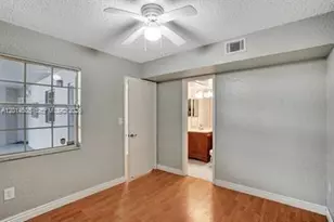 2871 N Oakland Forest Dr, Oakland Park, FL 33309 - Photo 7