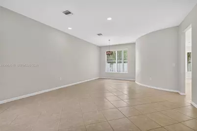 16398 SW 27th St, Miramar, FL 33027 - Photo 5