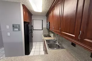 6055 W 19th Ave, Hialeah, FL 33012 - Photo 13