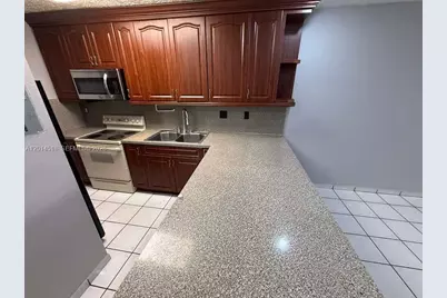 6055 W 19th Ave #215, Hialeah, FL 33012 - Photo 11