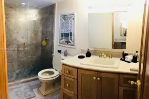 2780 NE 183rd St, Aventura, FL 33160 - Photo 17