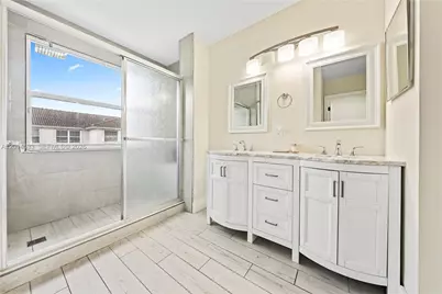 16864 SW 1st Pl, Pembroke Pines, FL 33027 - Photo 25