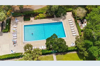 821 Cypress Blvd #307, Pompano Beach, FL 33069 - Photo 5