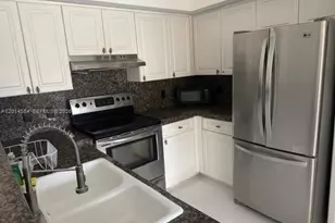 19555 E Country Club Dr, Aventura, FL 33180 - Photo 7