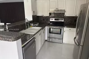 19555 E Country Club Dr, Aventura, FL 33180 - Photo 5