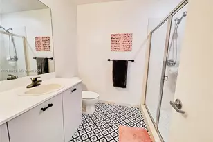 2275 Biscayne Blvd, Miami, FL 33137 - Photo 25