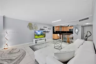 6039 Collins Ave, Miami Beach, FL 33140 - Photo 11