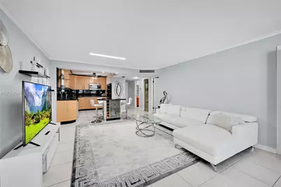 6039 Collins Ave #621, Miami Beach, FL 33140 - Photo 11