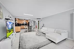 6039 Collins Ave, Miami Beach, FL 33140 - Photo 11