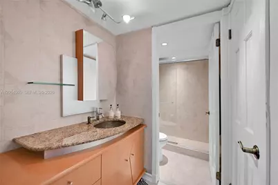 6039 Collins Ave #621, Miami Beach, FL 33140 - Photo 13