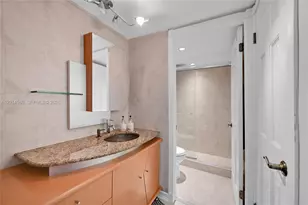 6039 Collins Ave, Miami Beach, FL 33140 - Photo 13