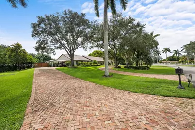 15110 N Saxon Cir, Southwest Ranches, FL 33331 - Photo 25