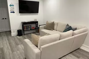 326 Wilson St, Hollywood, FL 33019 - Photo 3