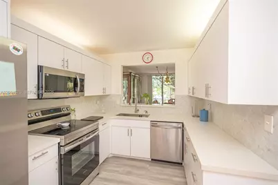 3350 Torremolinos Ave #F-40, Doral, FL 33178 - Photo 5