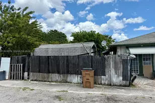 141 SW 2nd St, Deerfield Beach, FL 33441 - Photo 5