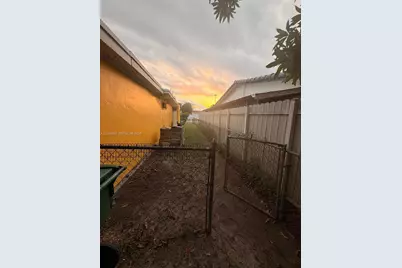 3721 SW 104th Ct, Miami, FL 33165 - Photo 25
