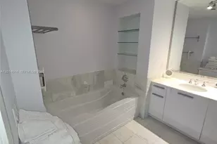 1060 Brickell Ave, Miami, FL 33131 - Photo 9