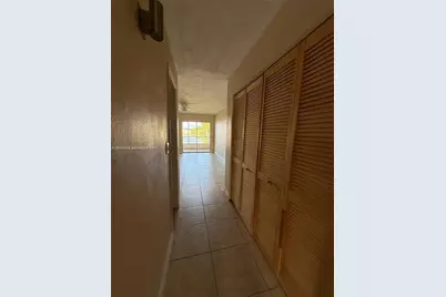 18707 NE 2nd Ave #918, Miami, FL 33179 - Photo 3